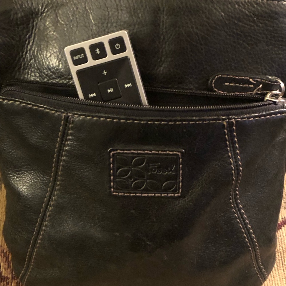 Wmn’s Fossil crossbody purse - Picture 4 of 10